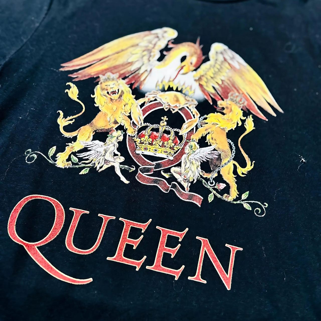 Queen Vintage Graphic T